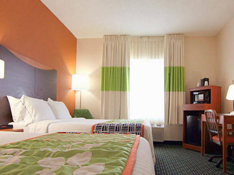 Fairfield Inn & Suites Kansas City Airport Exterior photo