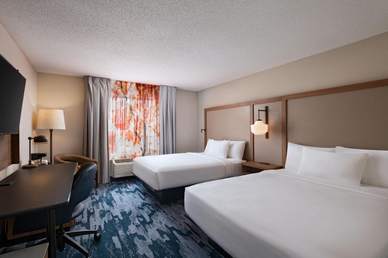 Fairfield Inn & Suites Kansas City Airport Exterior photo