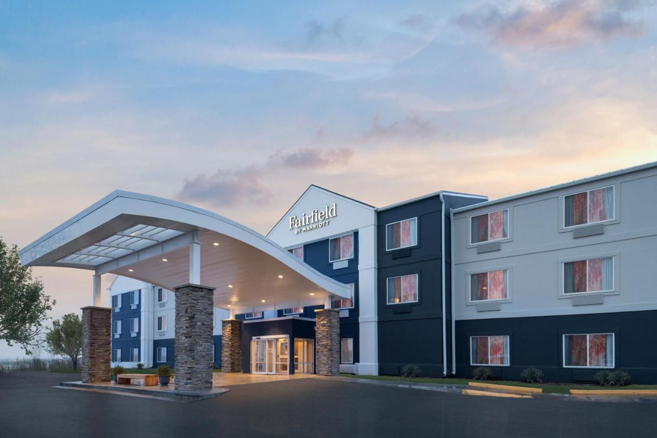 Fairfield Inn & Suites Kansas City Airport Exterior photo