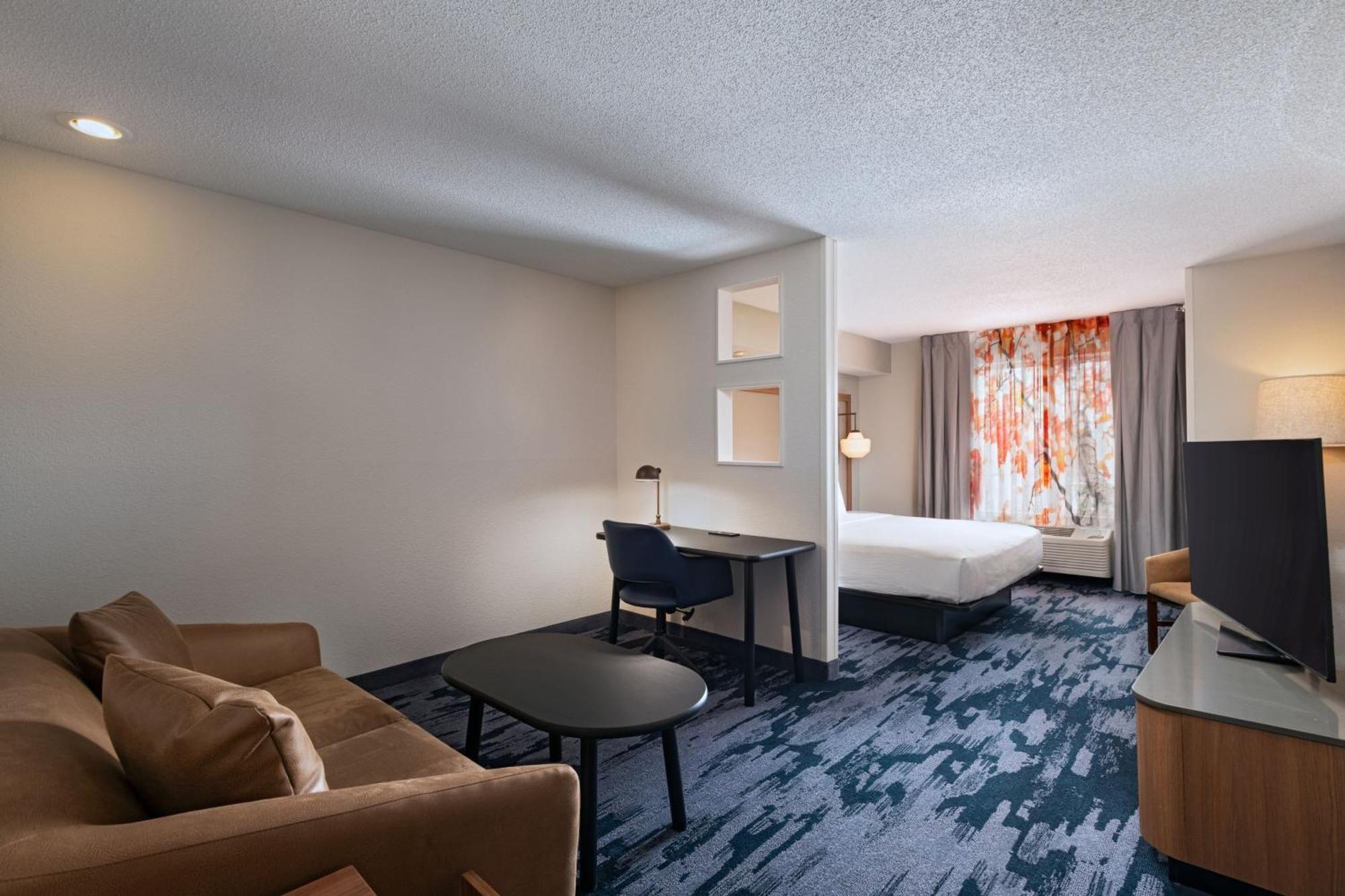 Fairfield Inn & Suites Kansas City Airport Exterior photo