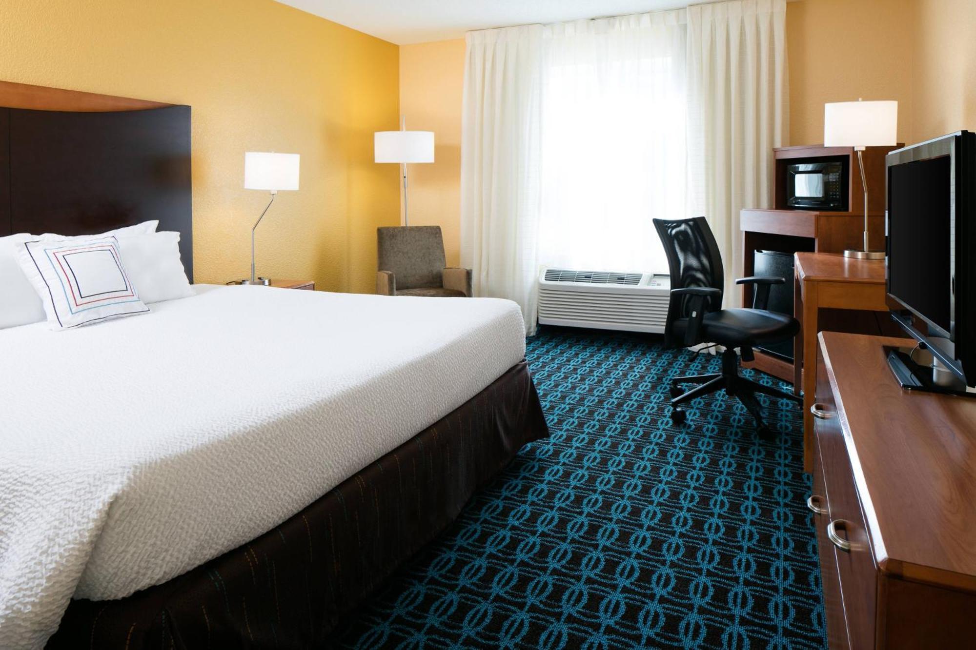 Fairfield Inn & Suites Kansas City Airport Exterior photo