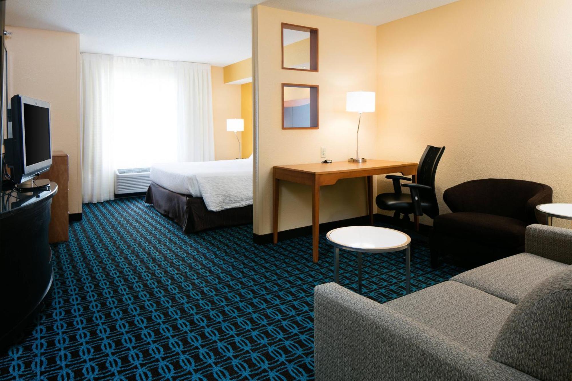Fairfield Inn & Suites Kansas City Airport Exterior photo
