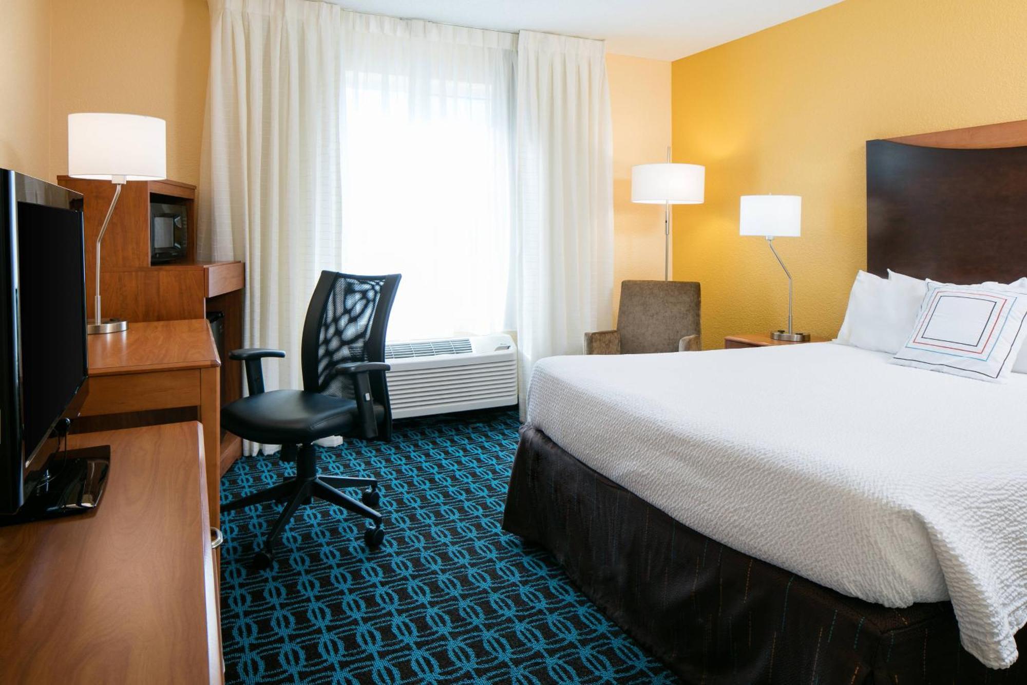 Fairfield Inn & Suites Kansas City Airport Exterior photo