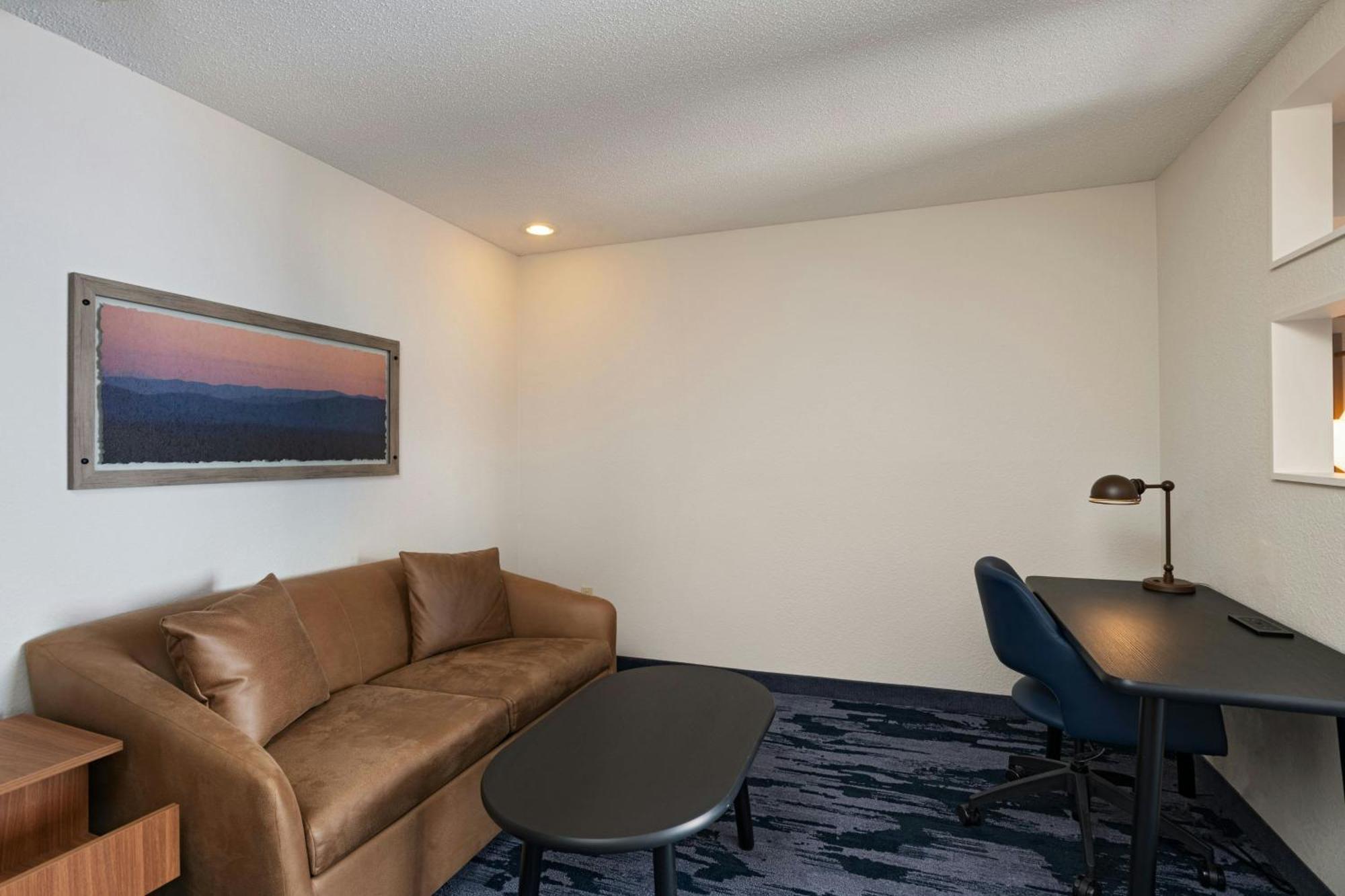 Fairfield Inn & Suites Kansas City Airport Exterior photo