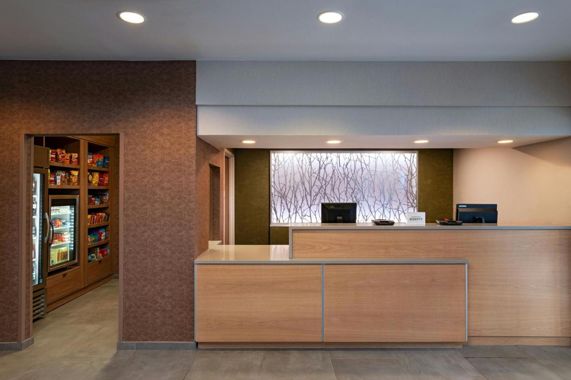 Fairfield Inn & Suites Kansas City Airport Exterior photo