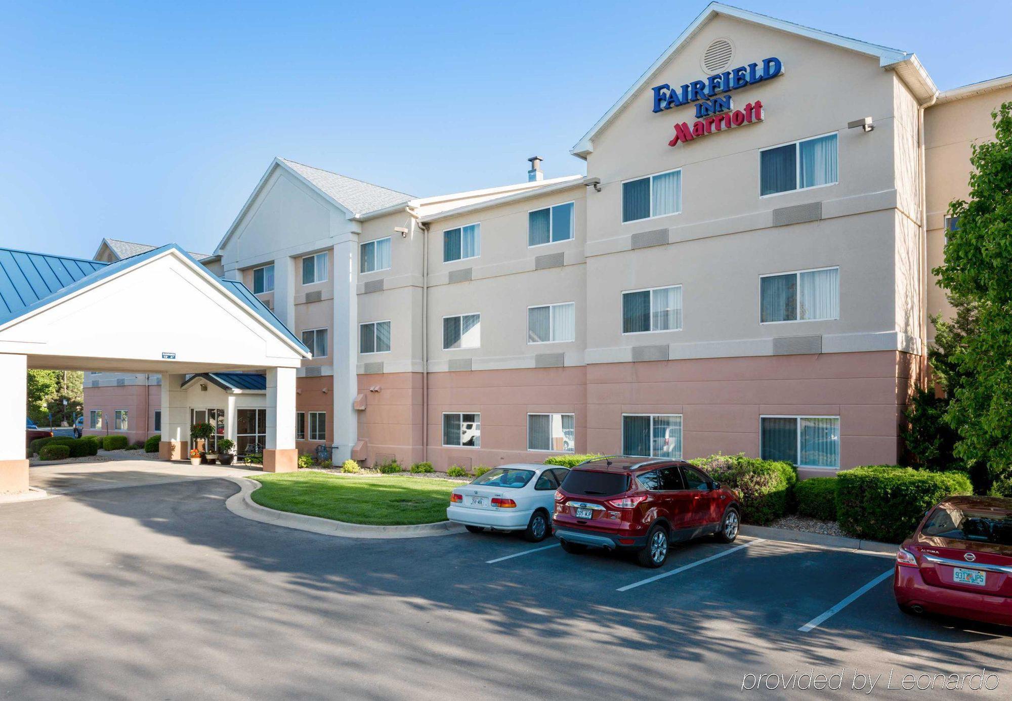 Fairfield Inn & Suites Kansas City Airport Exterior photo