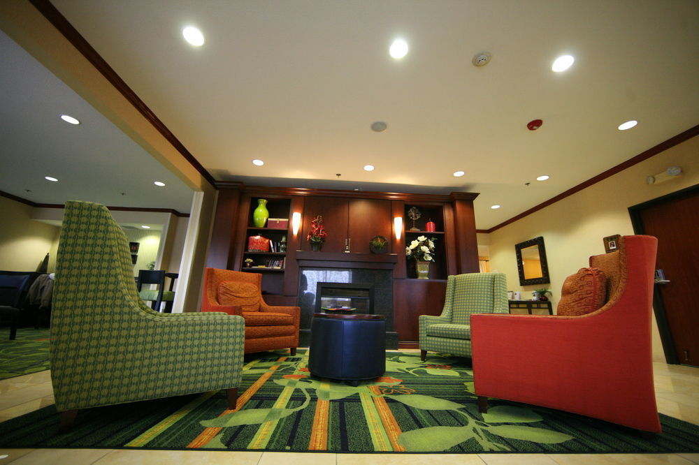 Fairfield Inn & Suites Kansas City Airport Exterior photo