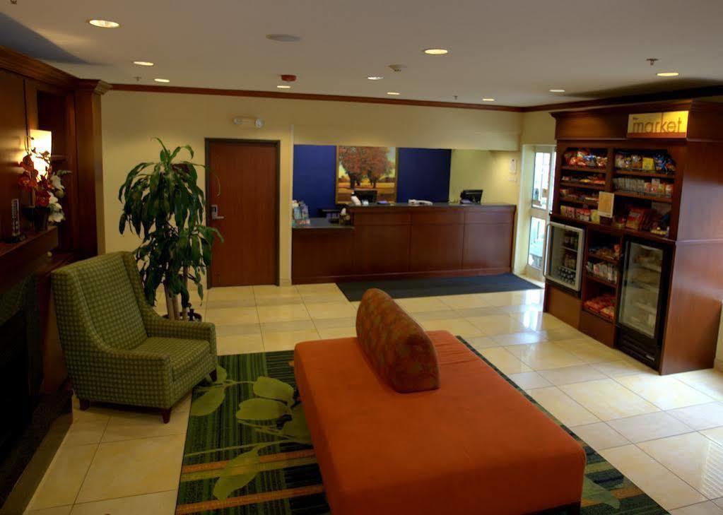 Fairfield Inn & Suites Kansas City Airport Exterior photo